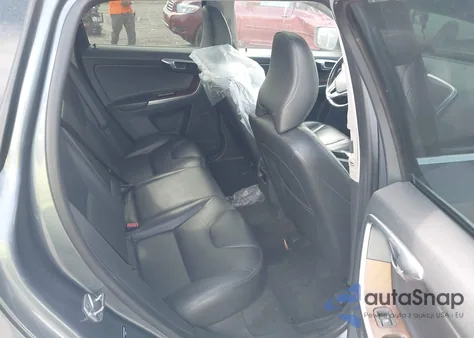 2017 Volvo Xc60 T5 Inscription z USA, uszkodzony, nr VIN YV440MRU1H2006921